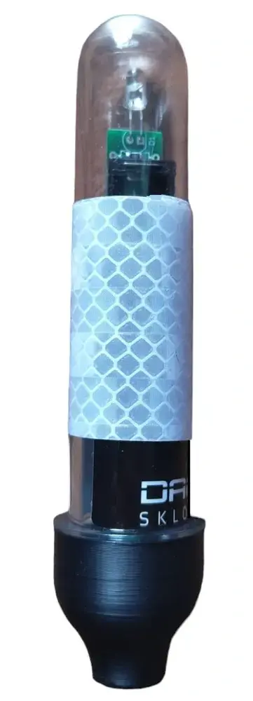 Daemons sklopná tyčová bójka 05 s R LED diodou a síťkou